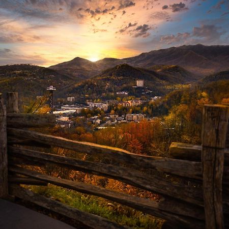 Serenity Heights, Amazing Views, Hot Tub Pool Access, 1089 Free Tickets Each Paid Day, Dollywood Гатлинбург Экстерьер фото
