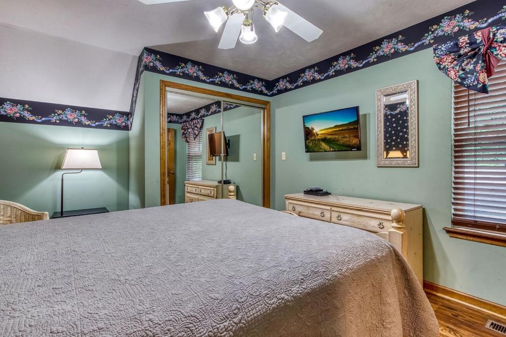 Serenity Heights, Amazing Views, Hot Tub Pool Access, 1089 Free Tickets Each Paid Day, Dollywood Гатлинбург Экстерьер фото
