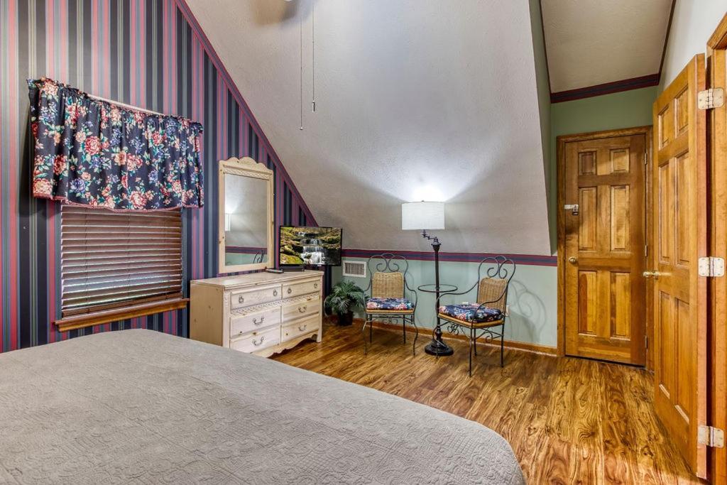 Serenity Heights, Amazing Views, Hot Tub Pool Access, 1089 Free Tickets Each Paid Day, Dollywood Гатлинбург Экстерьер фото