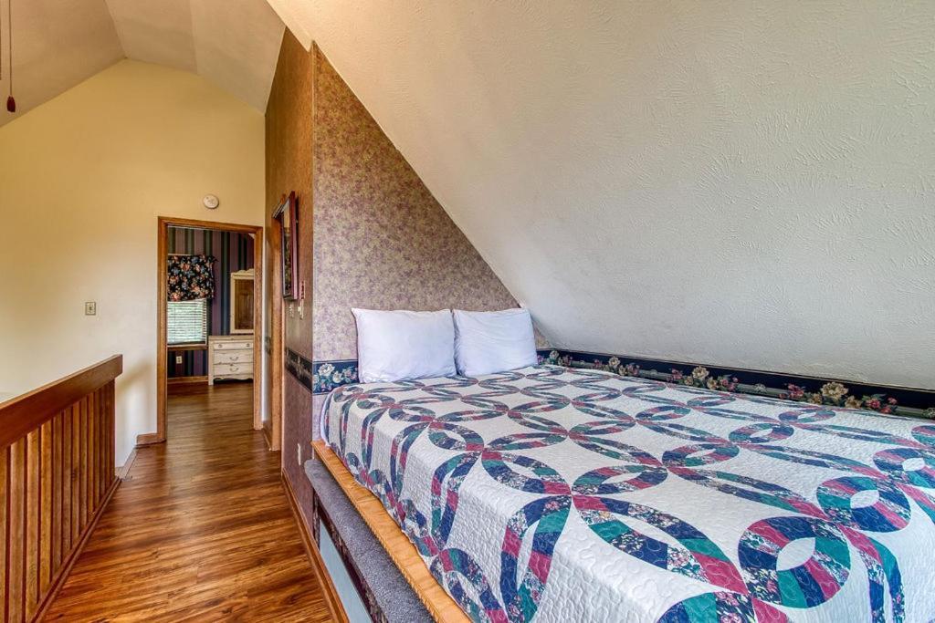 Serenity Heights, Amazing Views, Hot Tub Pool Access, 1089 Free Tickets Each Paid Day, Dollywood Гатлинбург Экстерьер фото