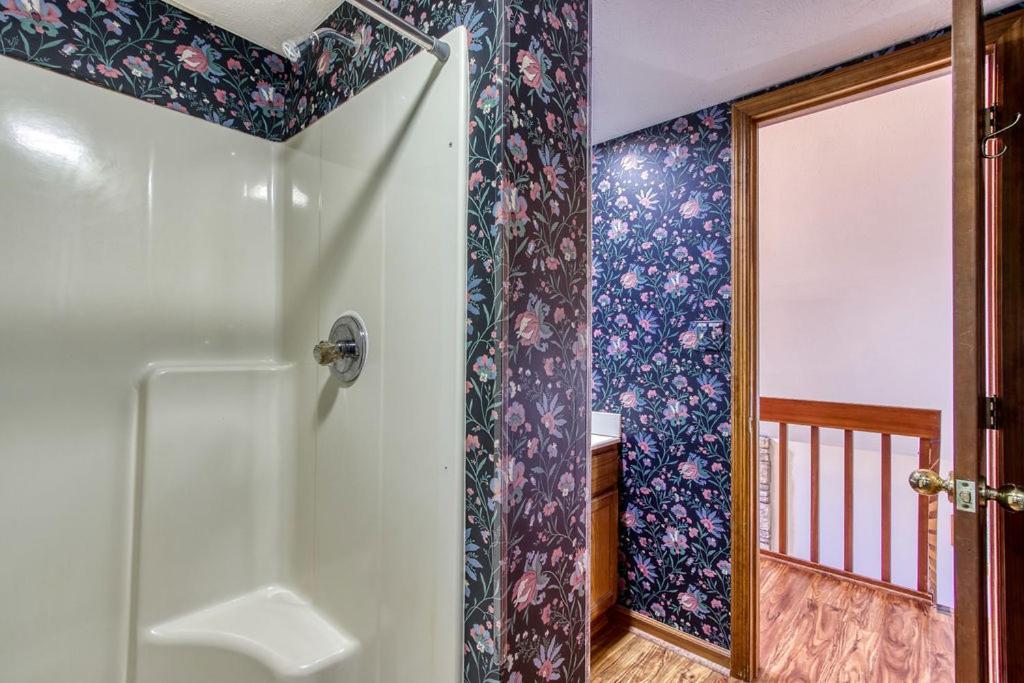 Serenity Heights, Amazing Views, Hot Tub Pool Access, 1089 Free Tickets Each Paid Day, Dollywood Гатлинбург Экстерьер фото